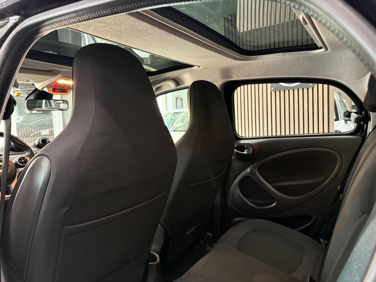 Smart ForFour 90 0.9 Turbo Superpassion NAVIGATORE FARI LED
