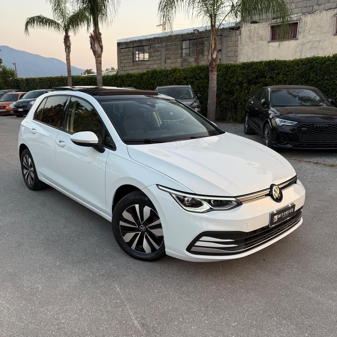 Volkswagen Golf 2.0 TDI DSG Move - Tetto Apribile