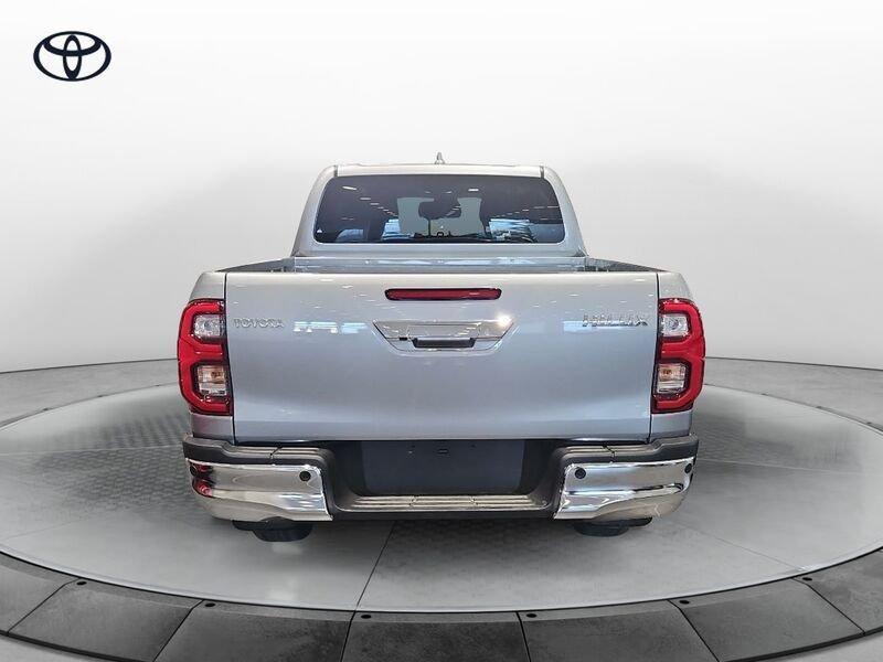 Toyota Hilux 2.4 D-4D A/T 4WD 4 porte Double Cab Executive