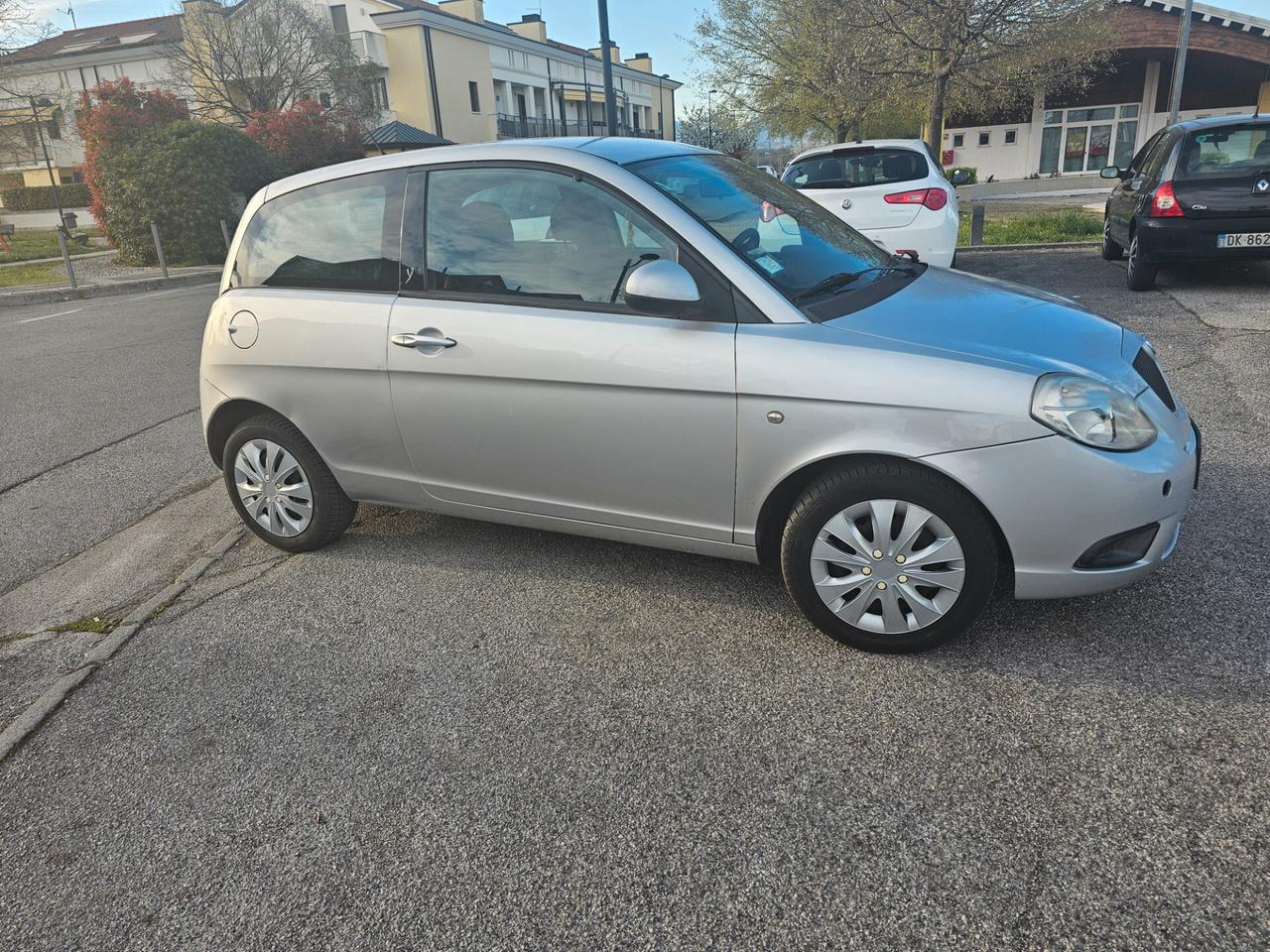 Lancia Ypsilon 1.2 Argento
