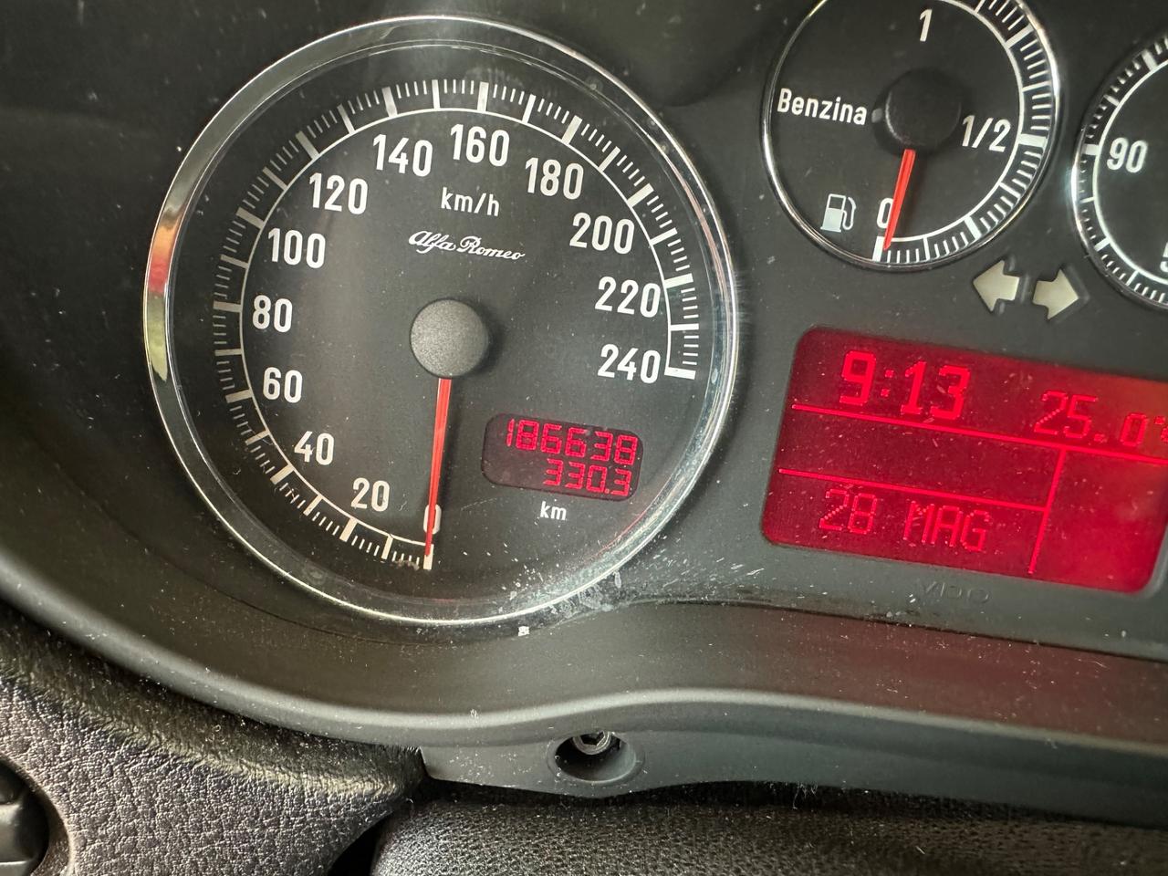 Alfa Romeo 147 1.6benz. +Gpl 5p. Distinctive