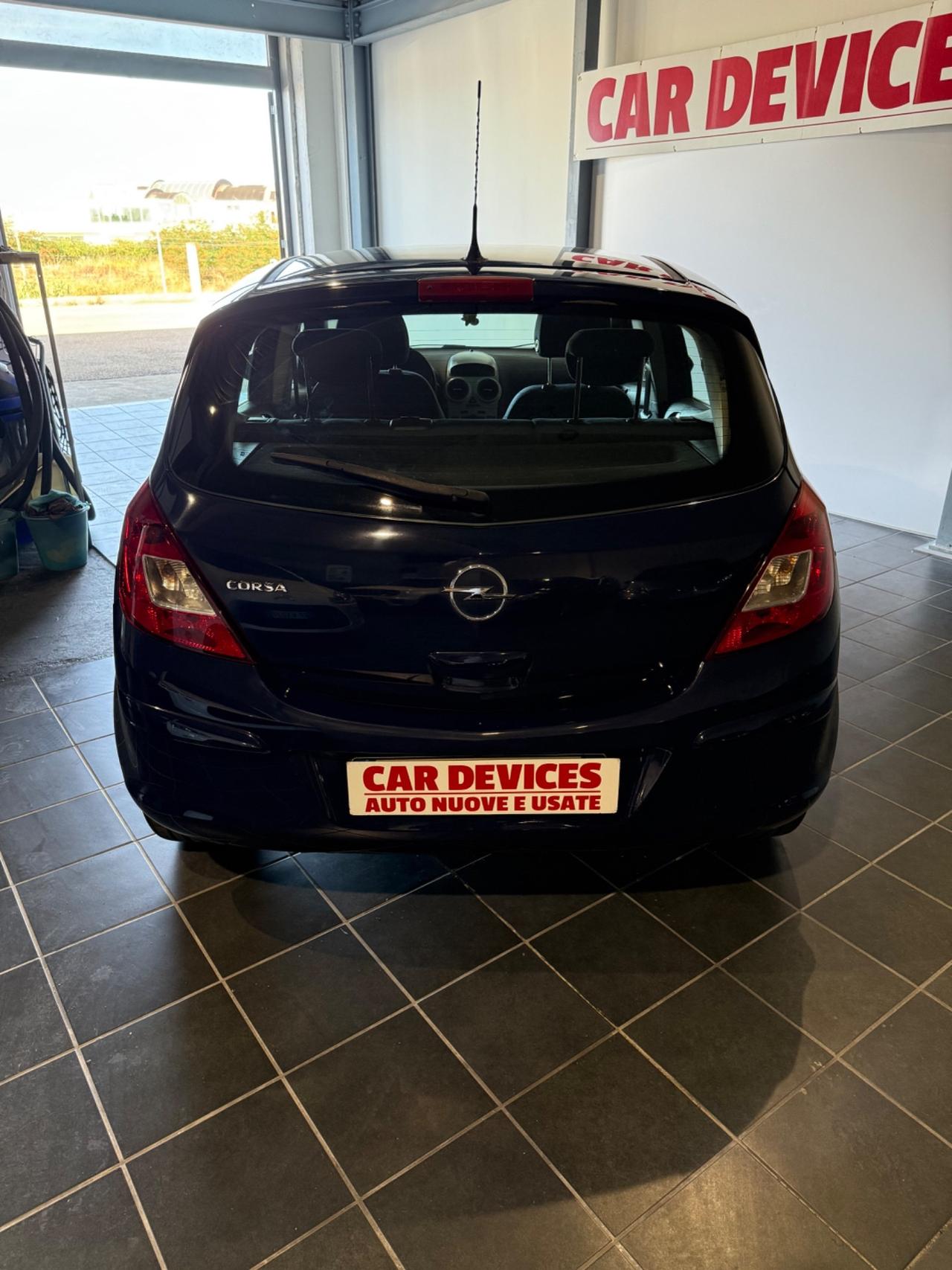 Opel Corsa 1.2 5 porte Cosmo