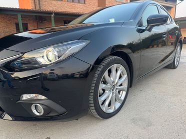 Mazda3 2.2 Skyactiv-D Exceed