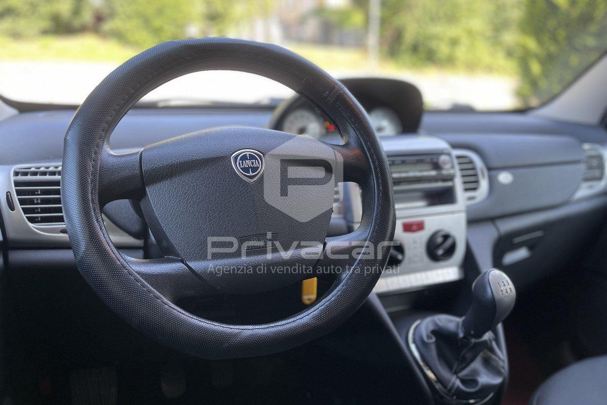 LANCIA Ypsilon 1.3 MJT 75 CV Unyca