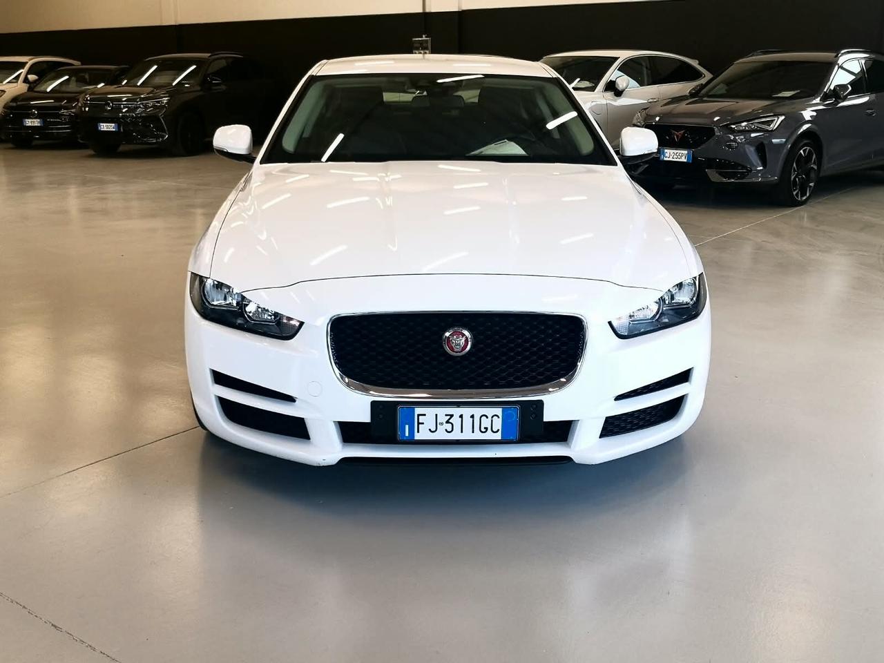 Jaguar XE 2.0 D 180 CV aut. ***PELLE***NAVI***