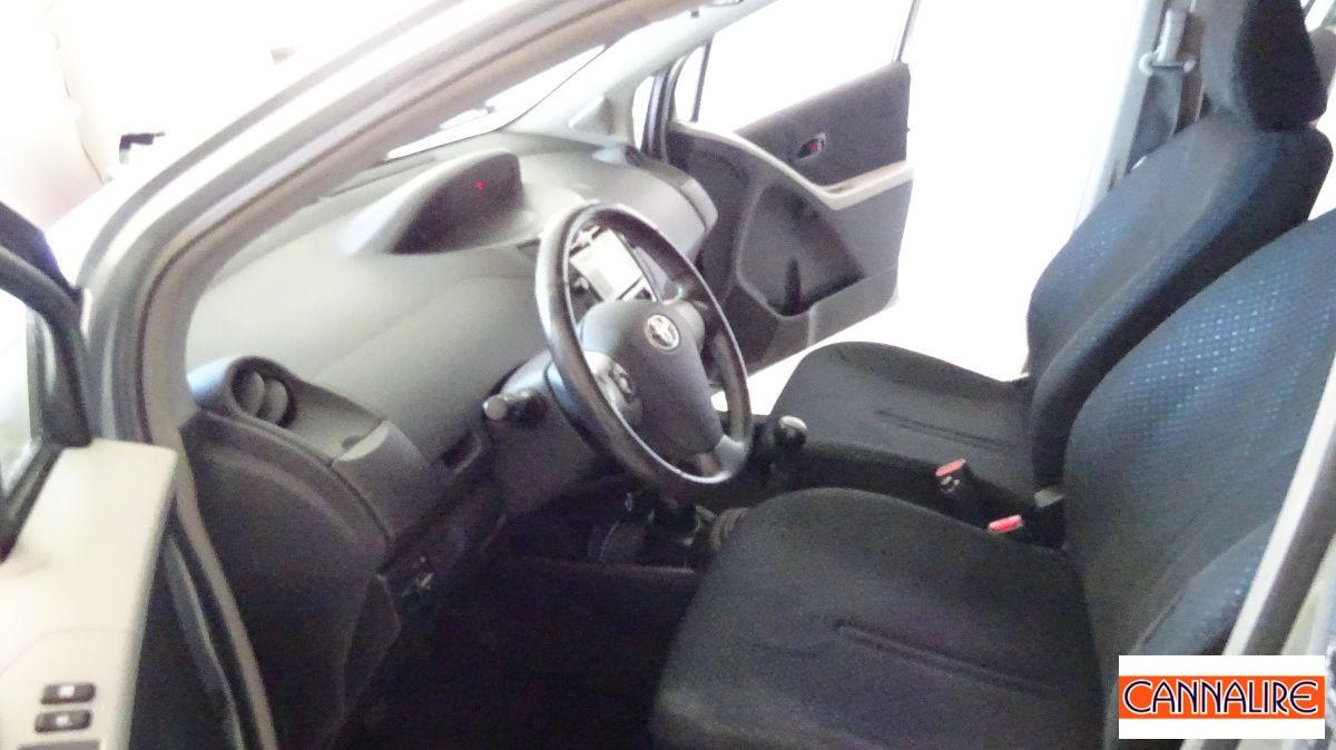 TOYOTA - Yaris - 1.0 5p. Sol