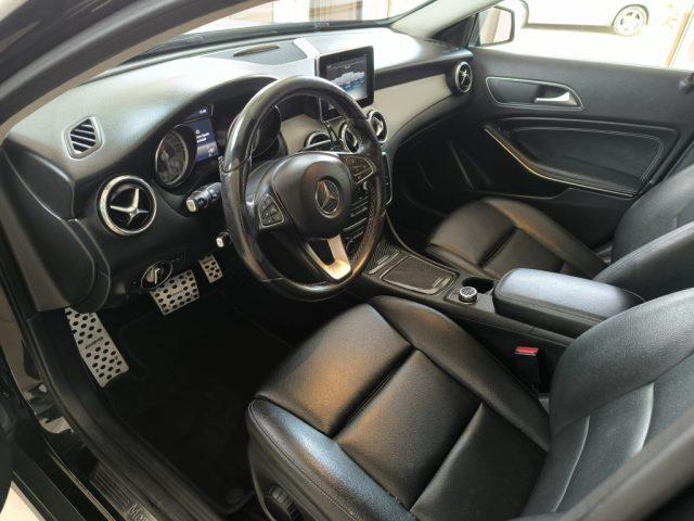 MERCEDES-BENZ GLA 220 d Automatic 4Matic Sport