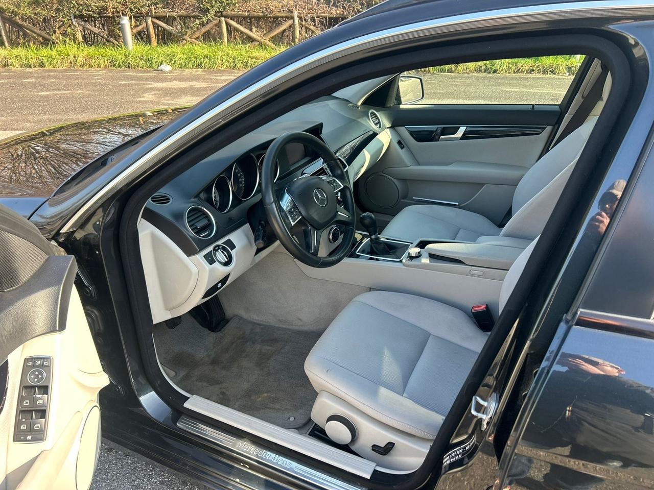 Mercedes-benz C 220 CDI BlueEFFICIENCY Avantgarde