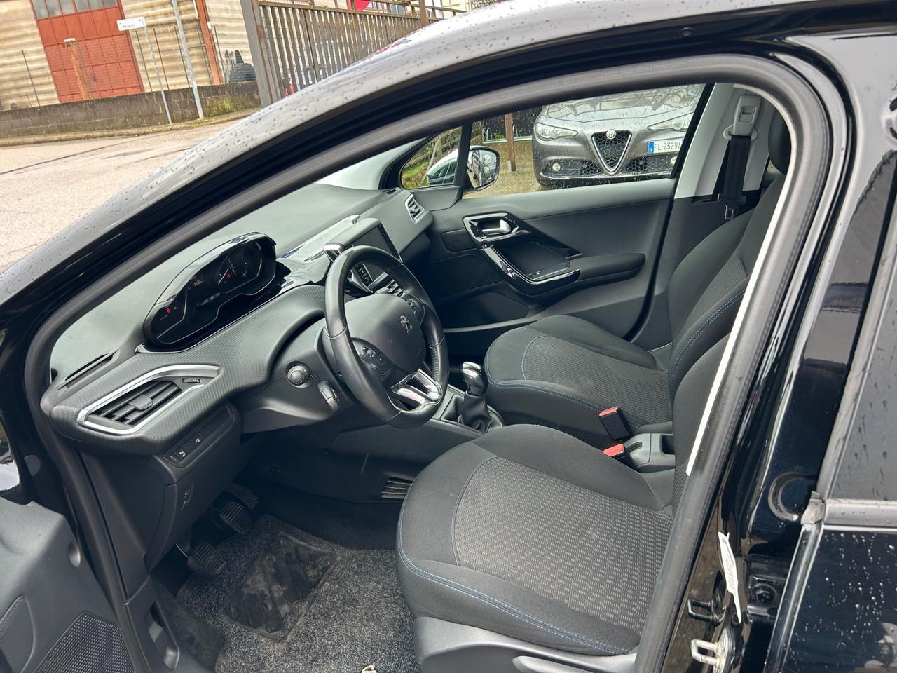 Peugeot 208 BlueHDi 100 S&S 5 porte Signature