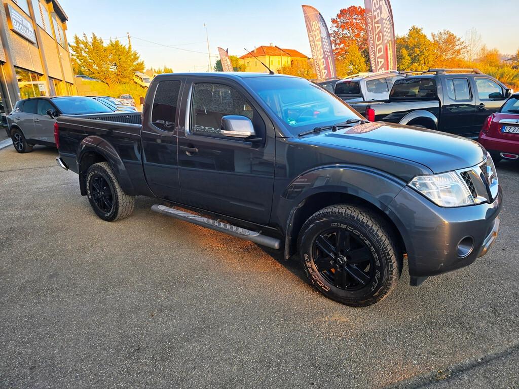Nissan Navara 2.5 dCi 190CV King Cab LE DA VETRINA!