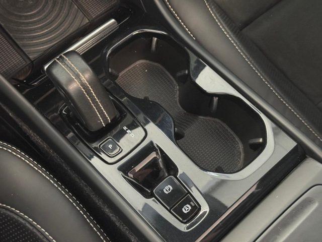 VOLVO XC40 D4 AWD Geartronic R-design