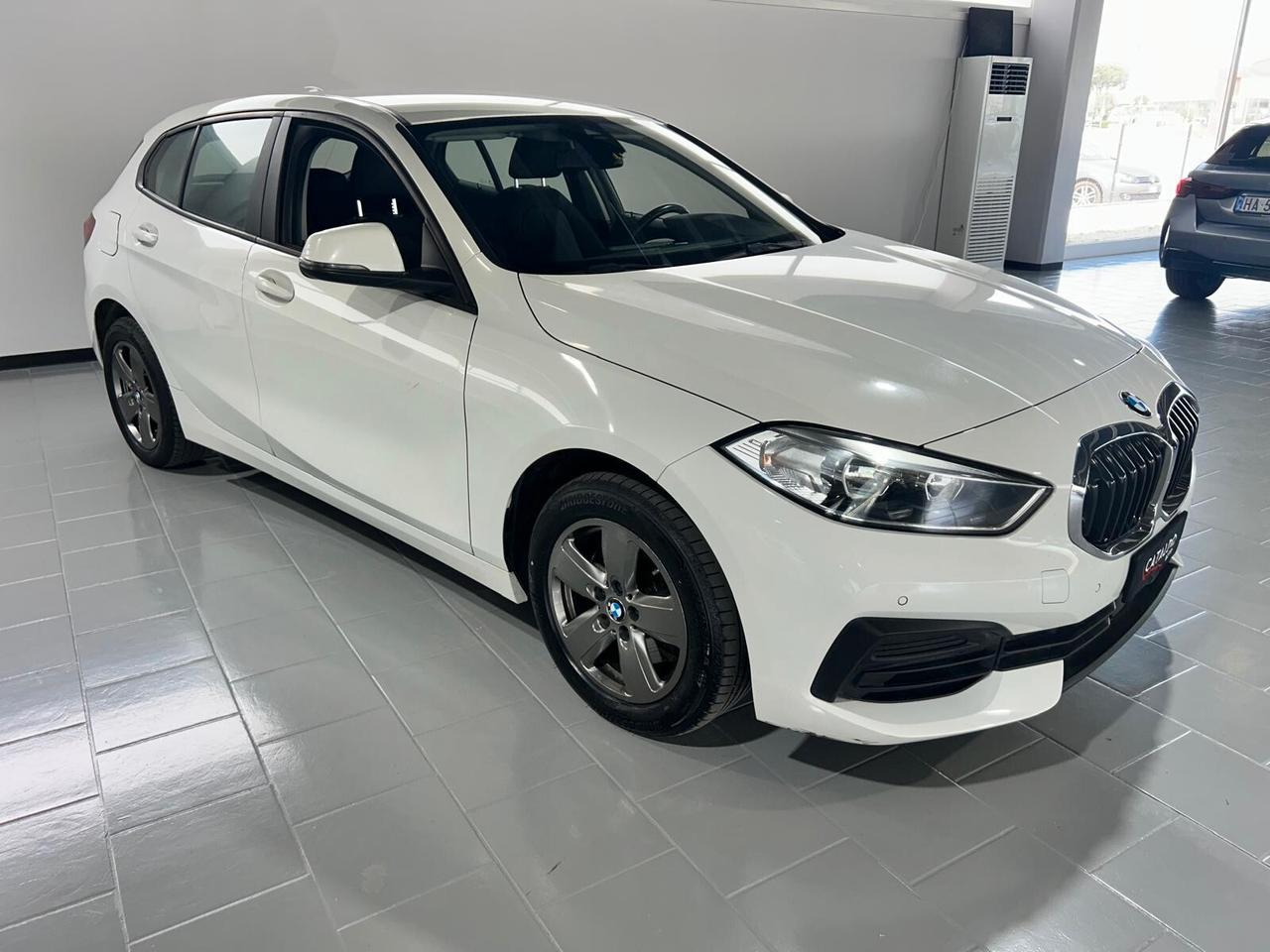 Bmw 116 116d 5p. Business Advantage