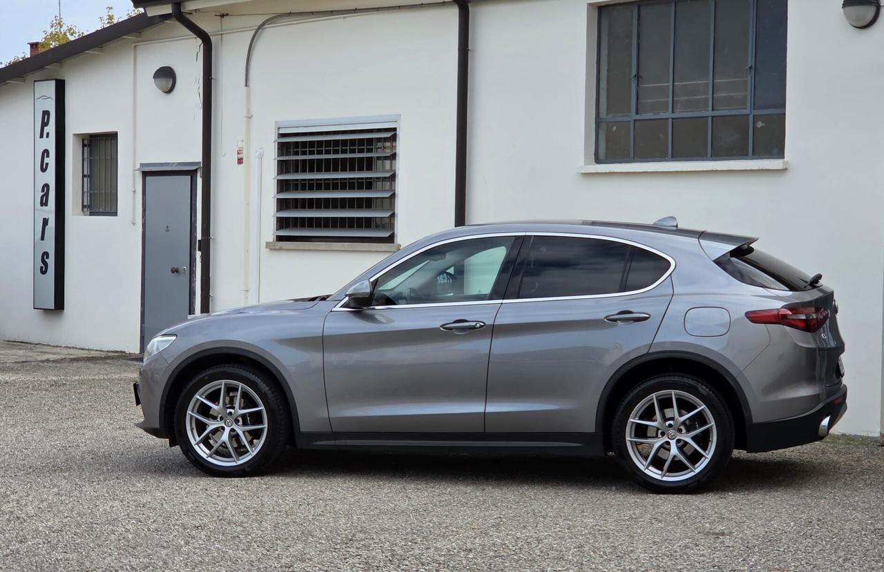 Alfa Romeo Stelvio 2.0 Turbo 280 CV AT8 Q4 First Edition