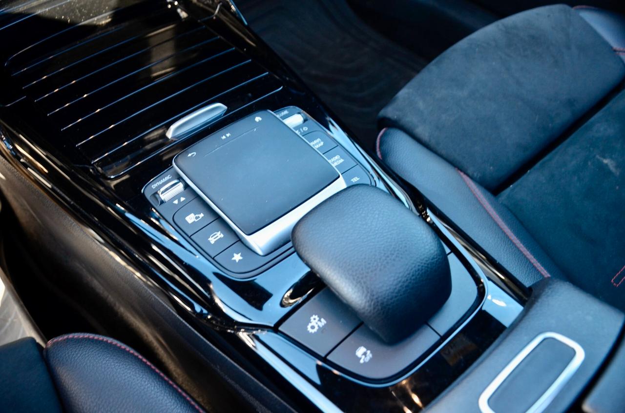 MERCEDES-BENZ A 35 AMG 4MATIC 306cv AUTO, UNICOPROPRIETARIO, SERVICE MERCEDES, TETTO, HI-FI BURMESTER, RETRO 360°, LUCI MULTICOLORE, 19", PERMUTE