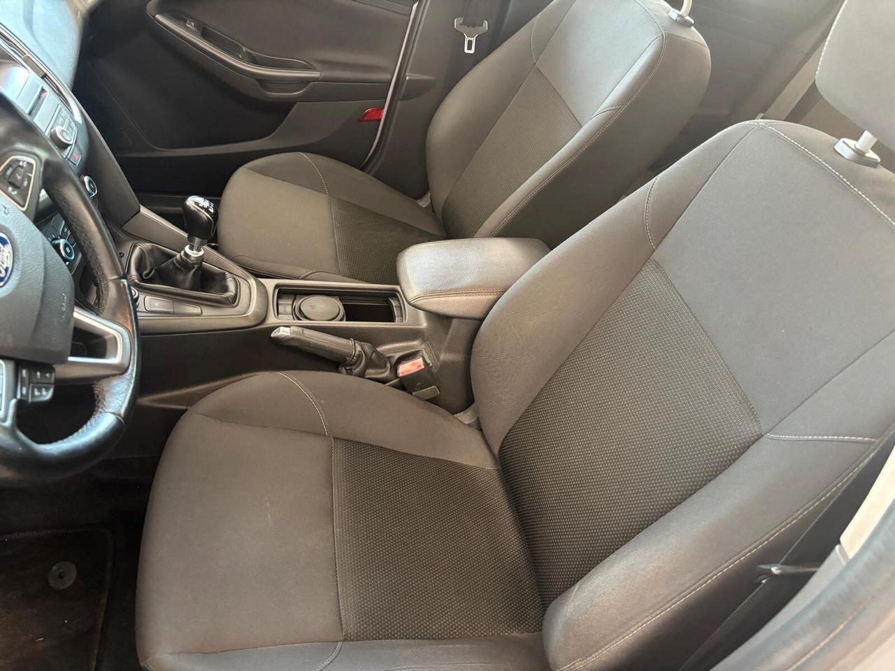 FORD FOCUS ANNO 2018 DS 1.5 ADATTA NEOPATENTATI KM 121 mila