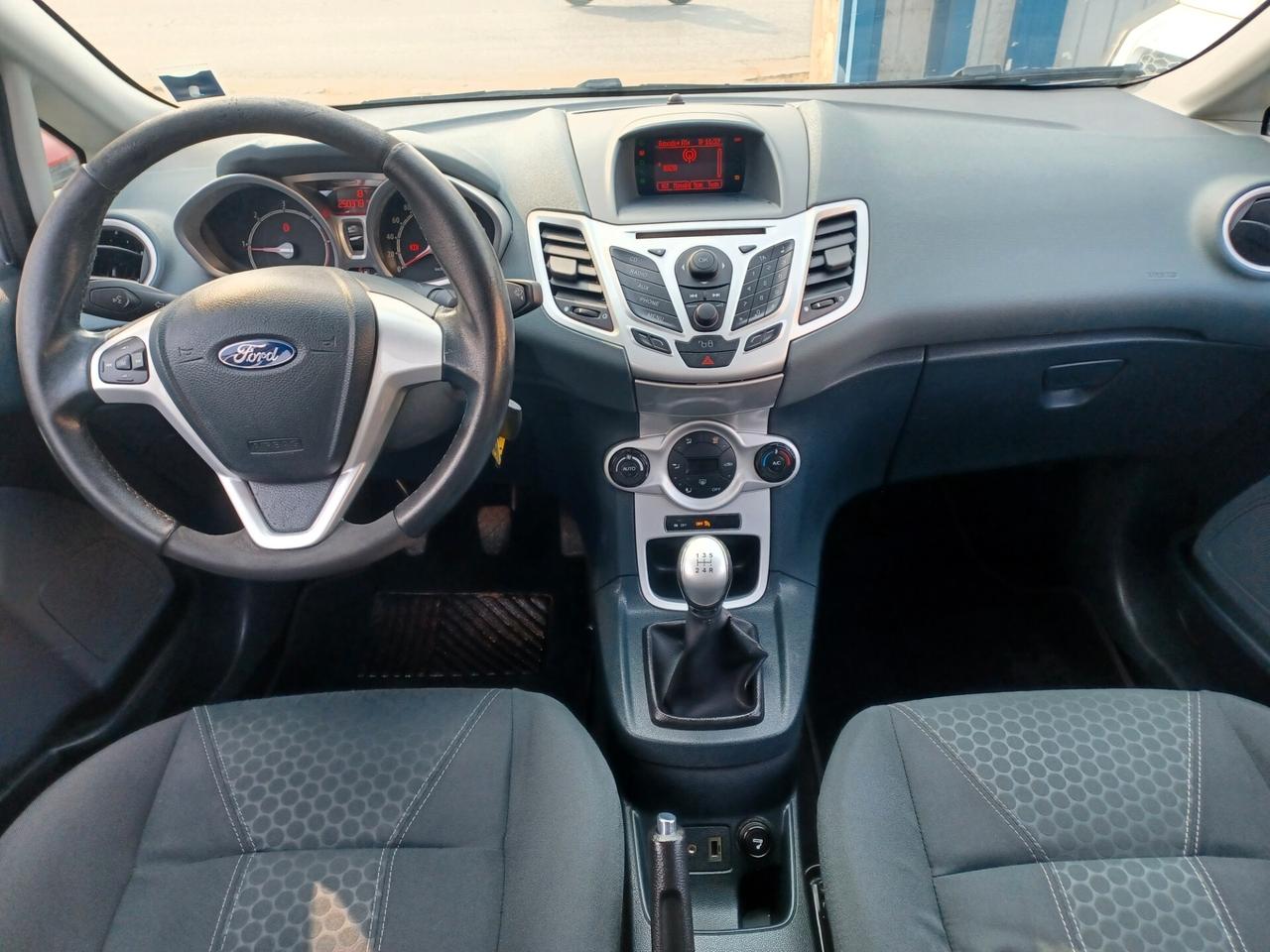 Ford Fiesta 1.4 TDCi 5p. Titanium 2010