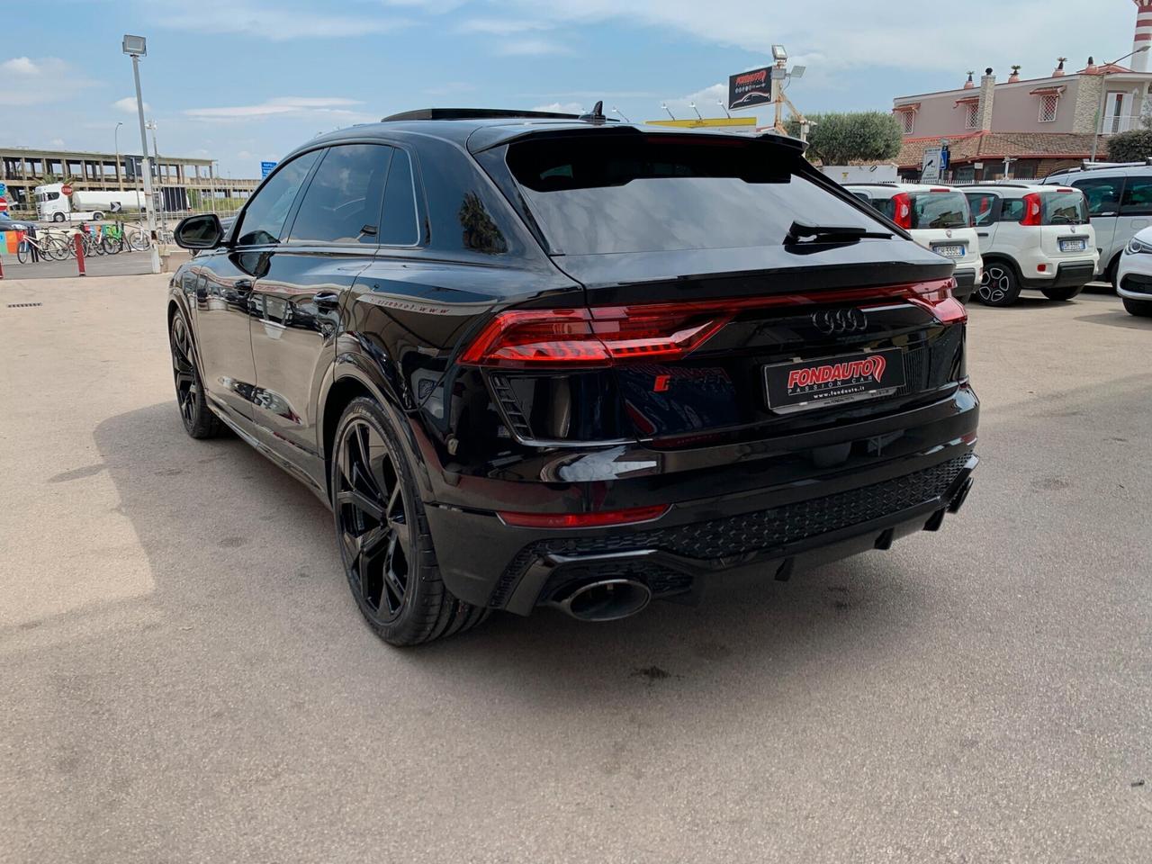 Audi Q8 RS TFSI V8 quattro tiptronic