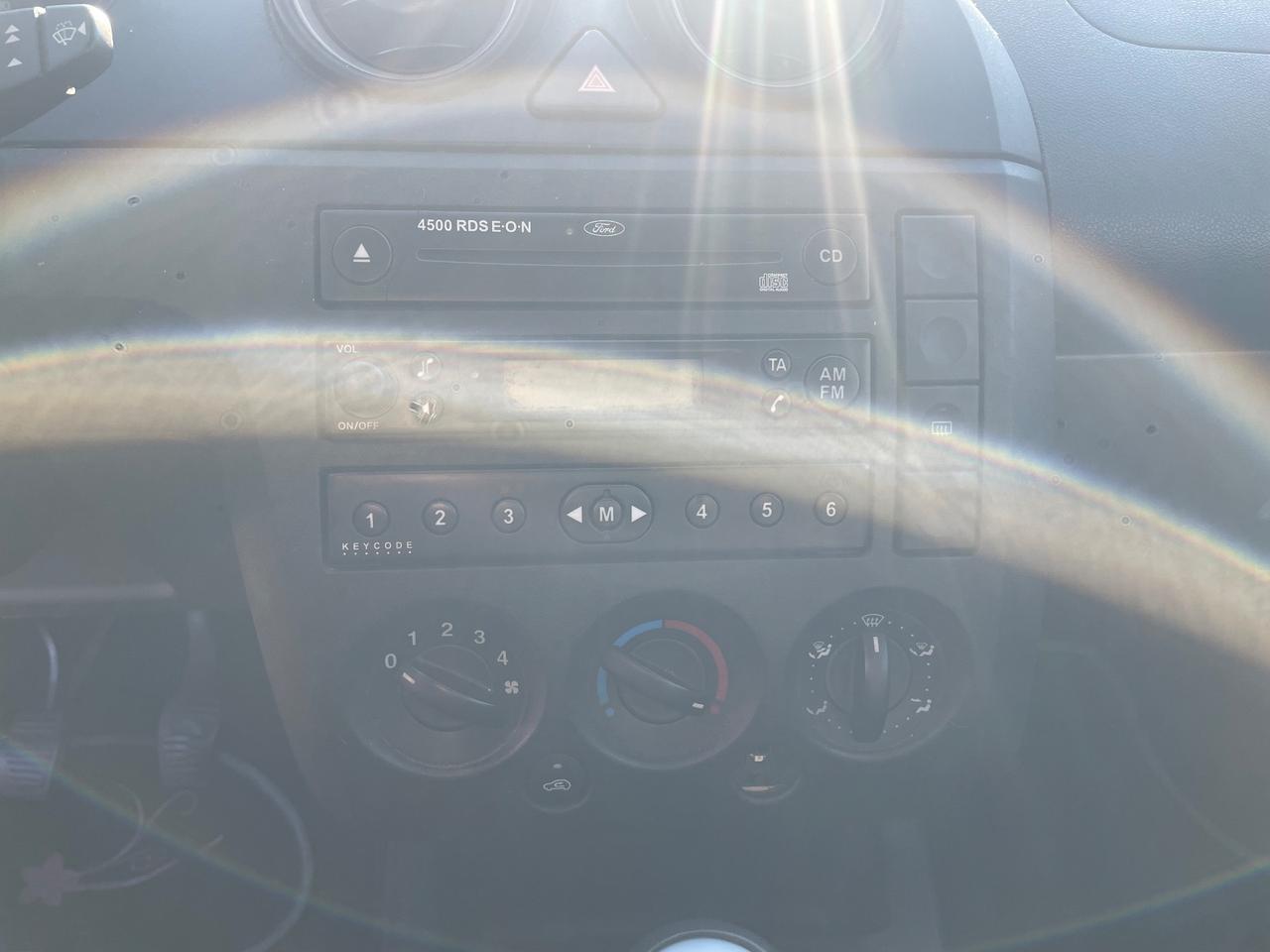 Ford Fiesta 1.4 16V 5p. Ghia