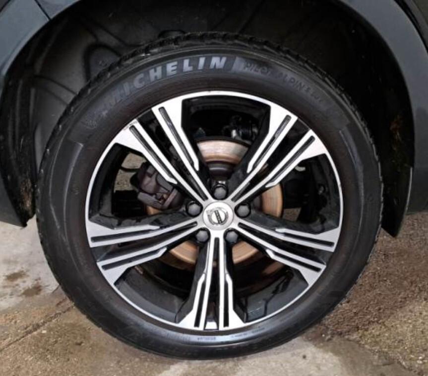 Volvo XC40 B4 AWD Geartronic Momentum