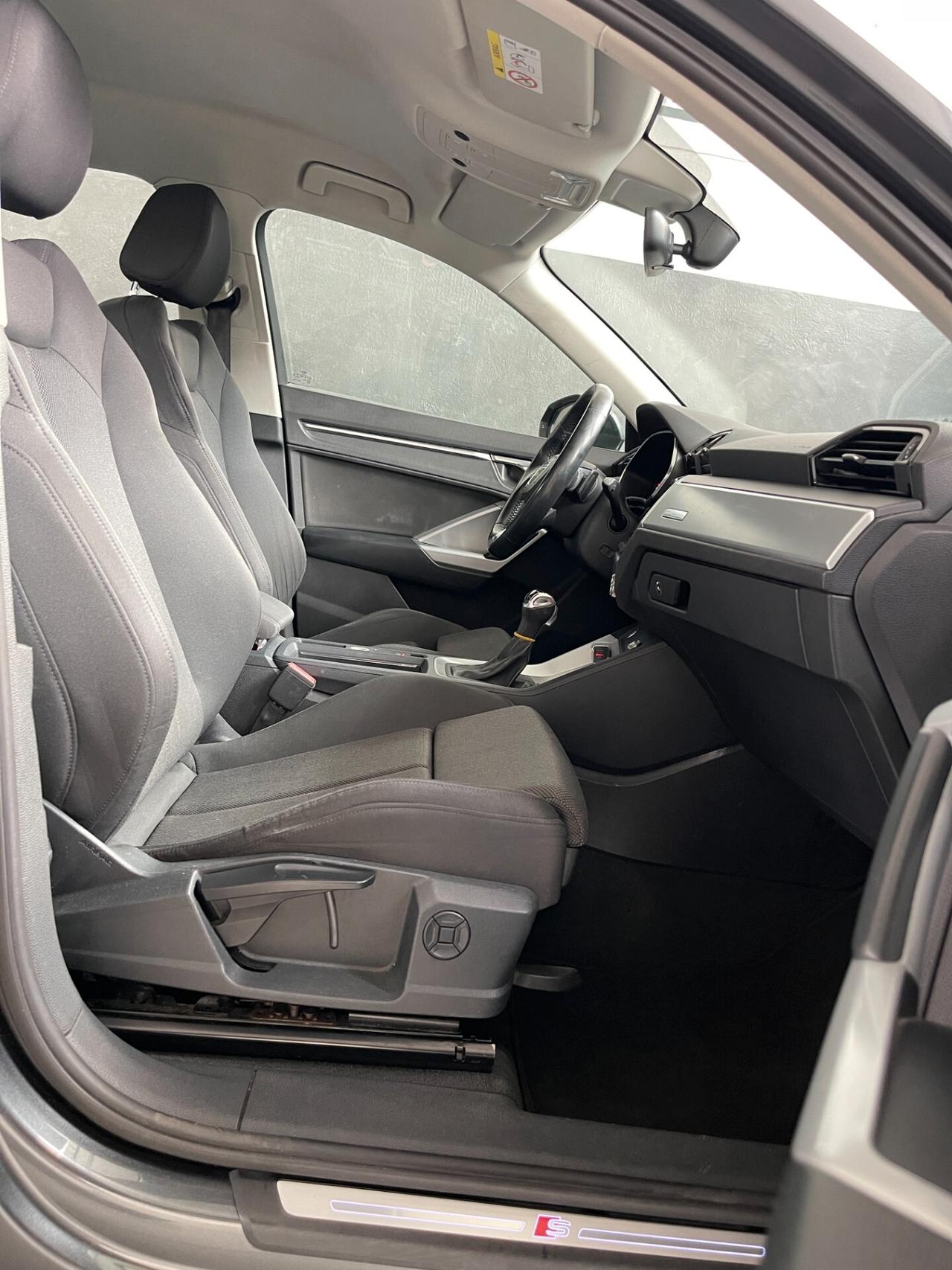 Audi Q3 2.0 TDI 150 CV S tronic line Edition