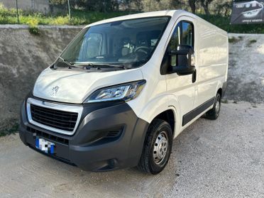 Peugeot Boxer 330 2.0 BlueHDi PC Cabinato