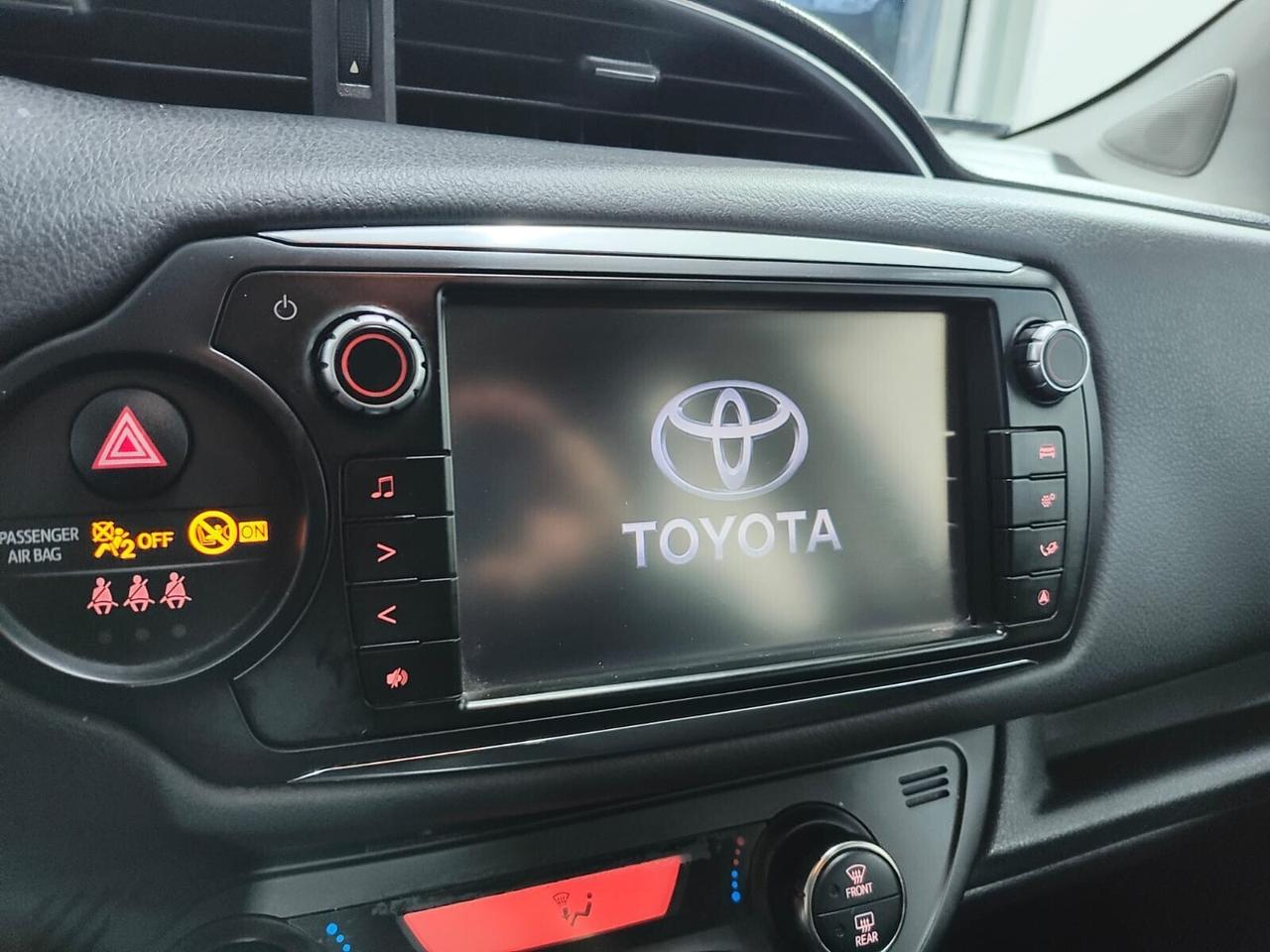 Toyota Yaris 1.0 5 porte Lounge full