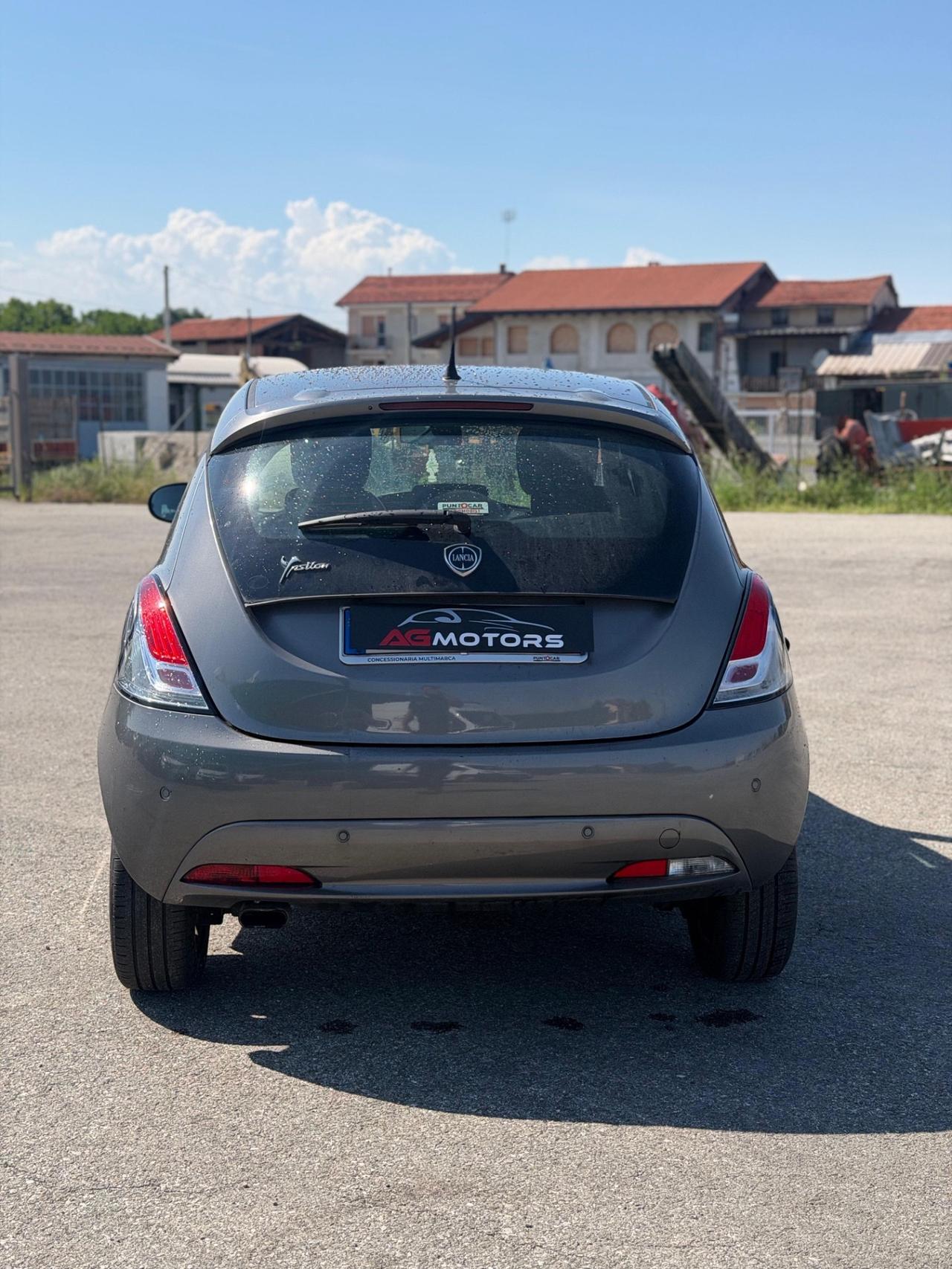 Lancia Ypsilon 1.2 69 CV 5 porte Platinum