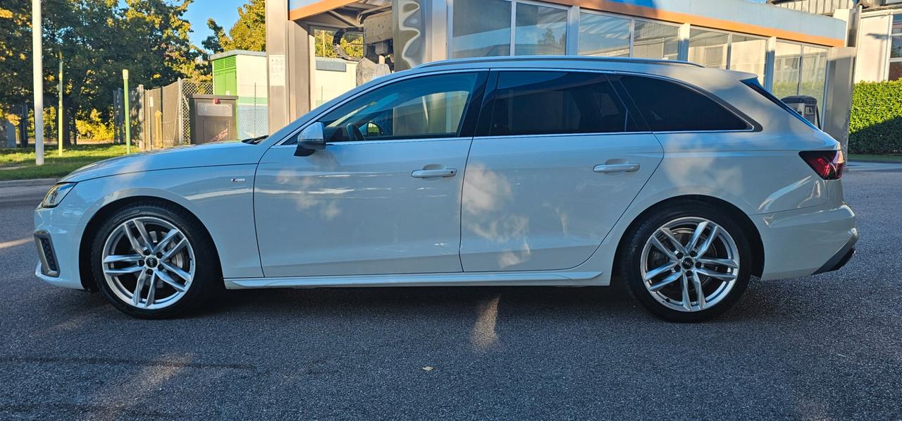 Audi A4 Avant 40 TDI quattro S tronic S Line