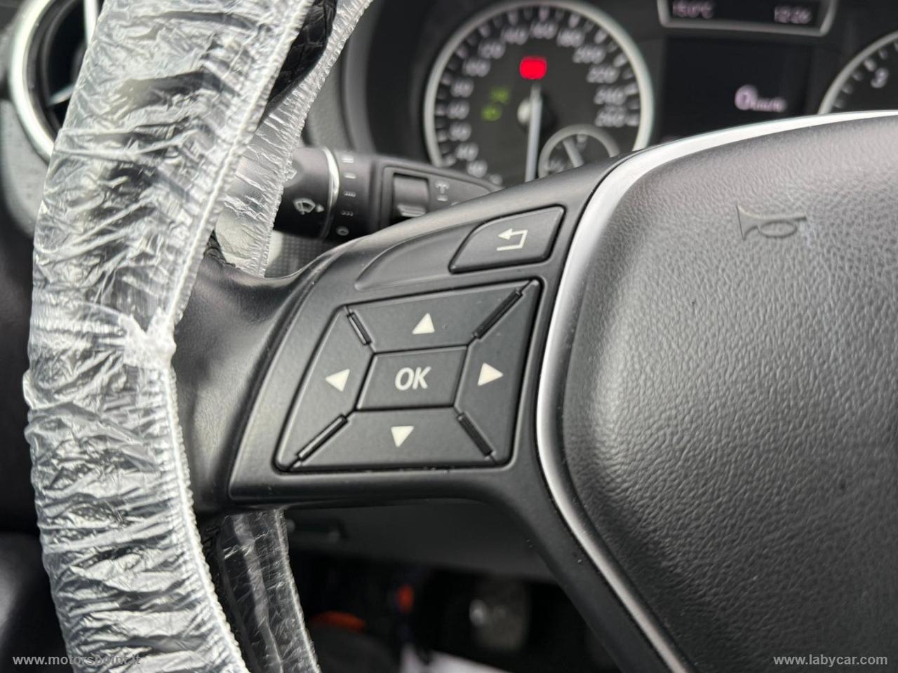 MERCEDES-BENZ B 180 d Premium