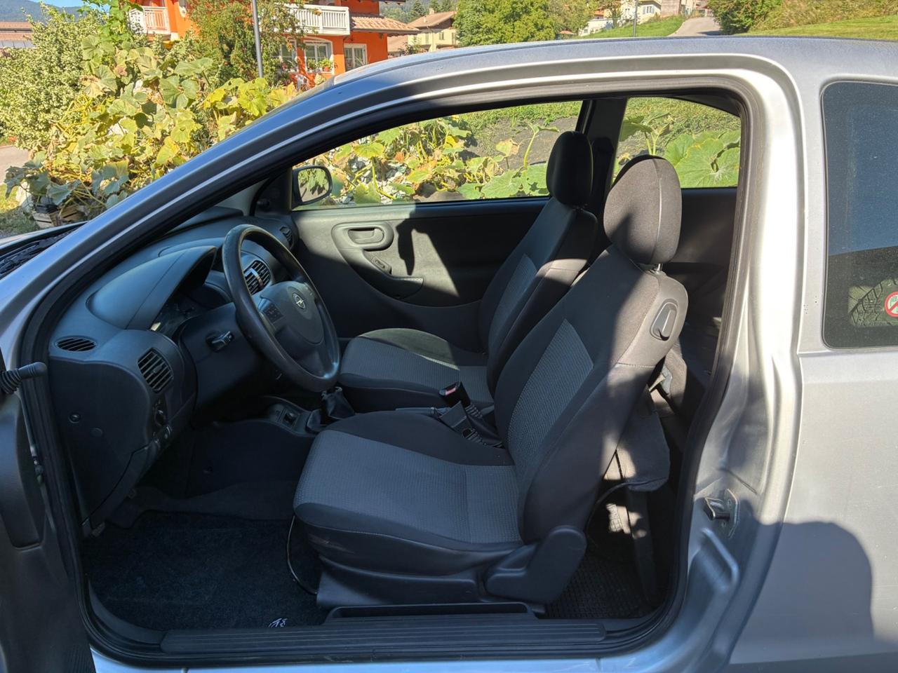 Opel Corsa 1.2i 16V cat 3 porte Enjoy
