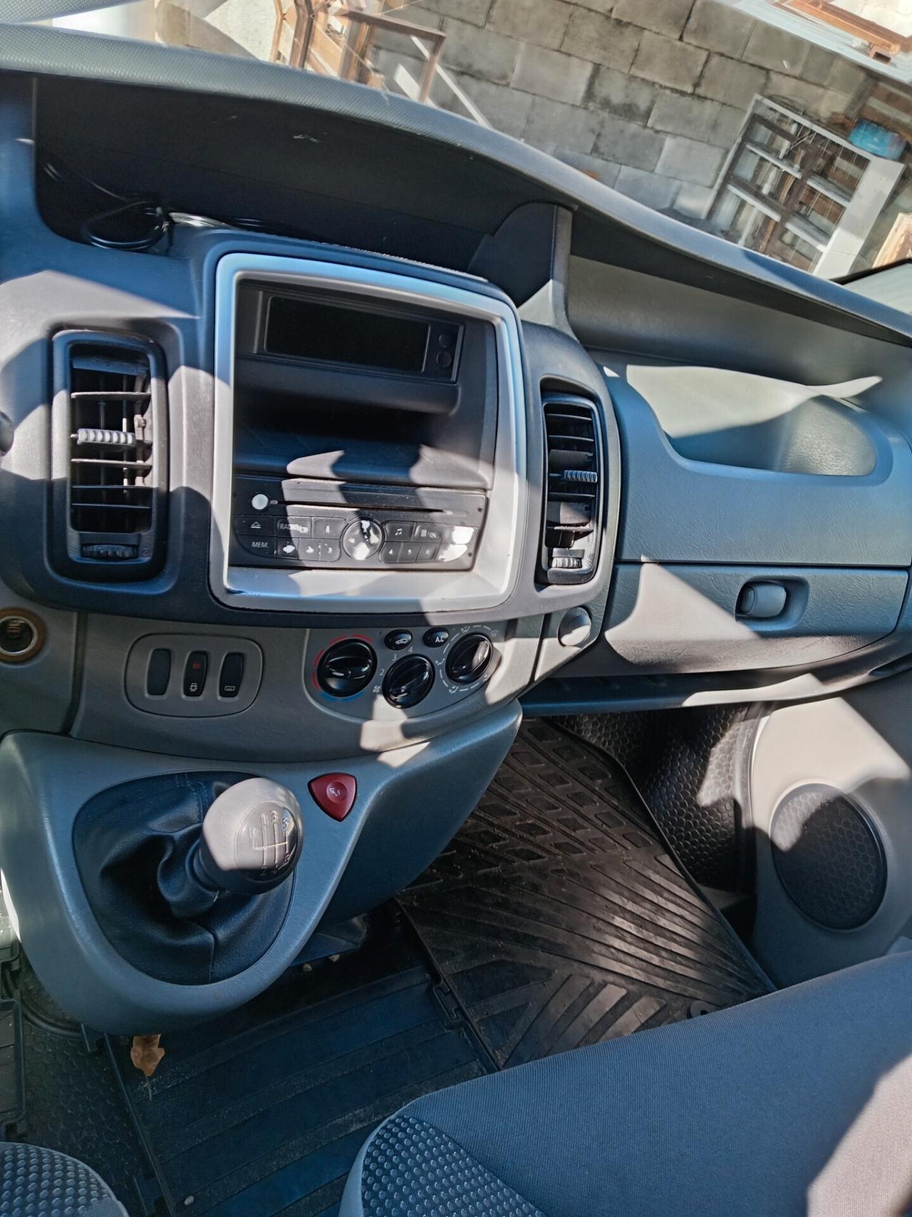 Opel Vivaro 27 2.0 CDTI PC-TN Combi 9 Posti