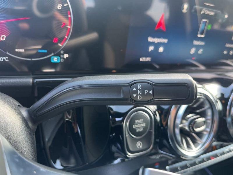 Mercedes-Benz GLA 200 Automatic AMG Line PREMIUM