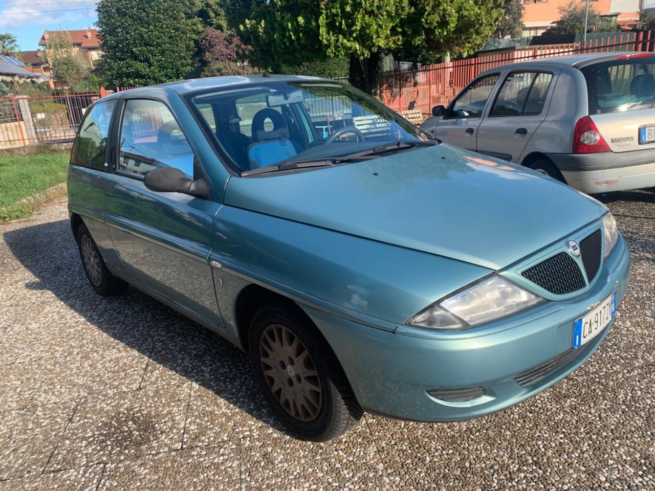 Lancia Y 1.2i NEOPATENTATI