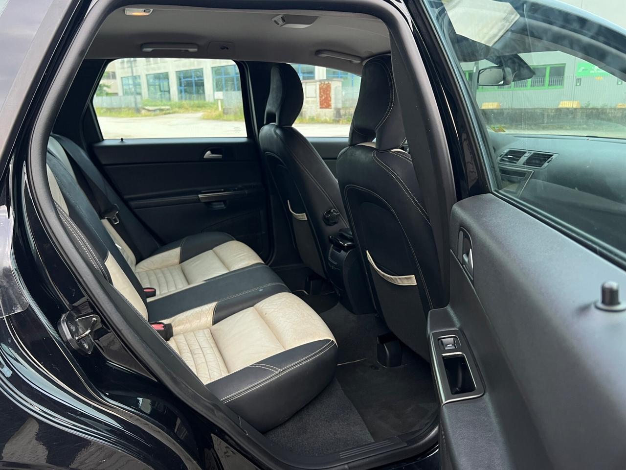 Volvo V50 D3 R-design