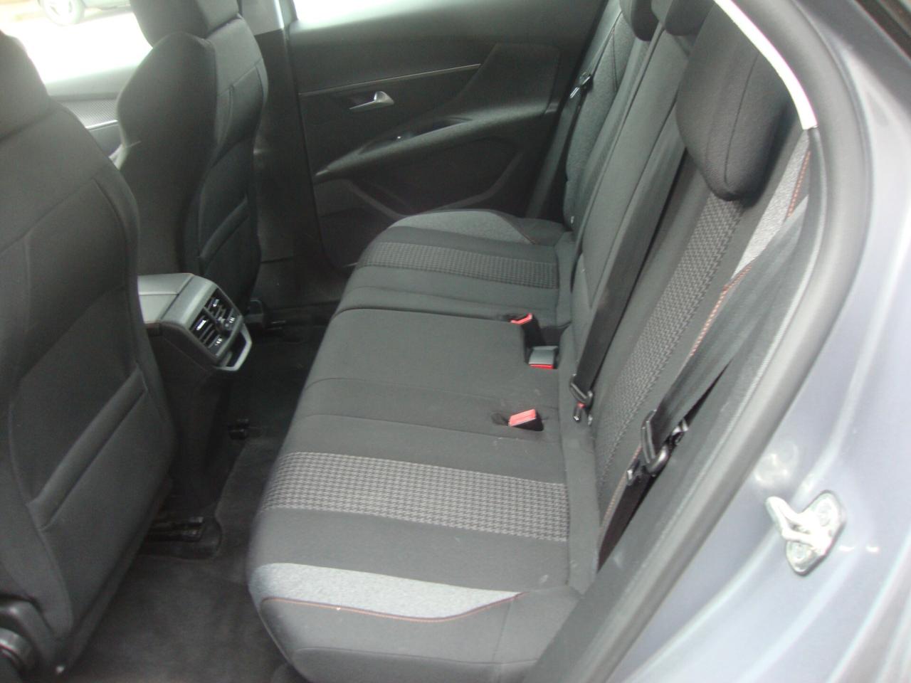 Peugeot 3008 BlueHDi 130 S&S EAT8 Business
