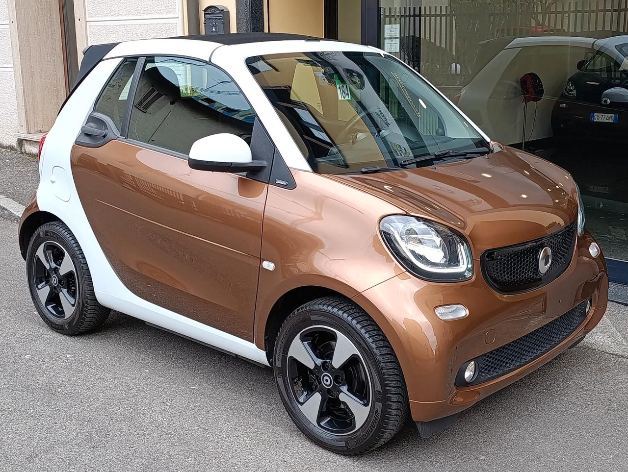 Smart ForTwo 90 0.9 Turbo aut. cabrio Passion navi telecamera