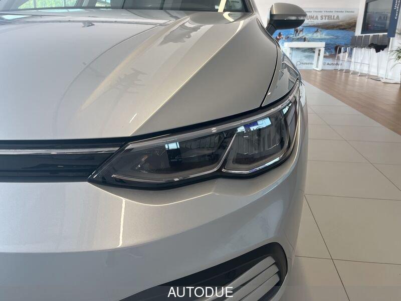 Volkswagen Golf 8 1.0 ETSI EVO LIFE DSG 110 CV