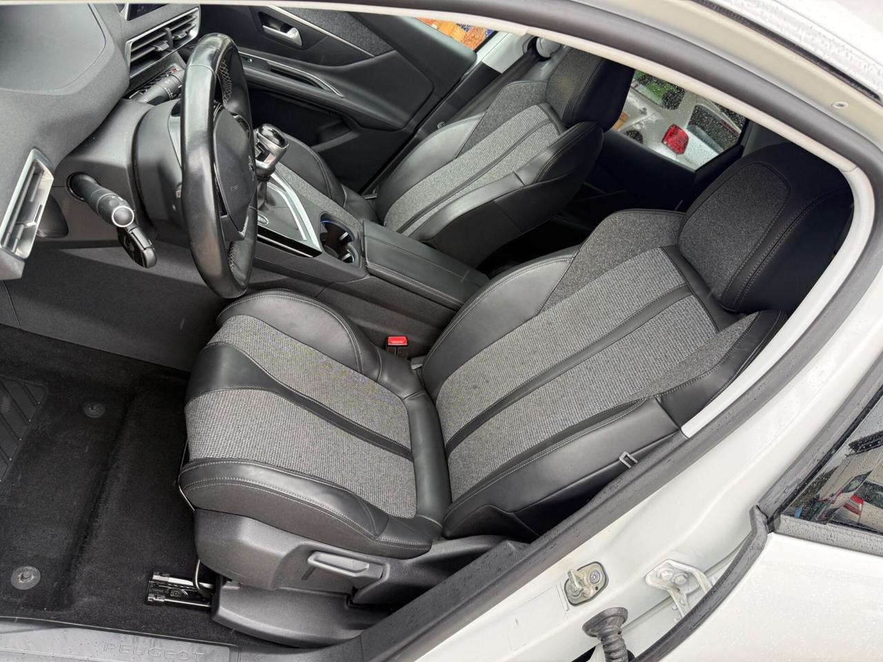 Peugeot 3008 BlueHDi 130 S&S Allure