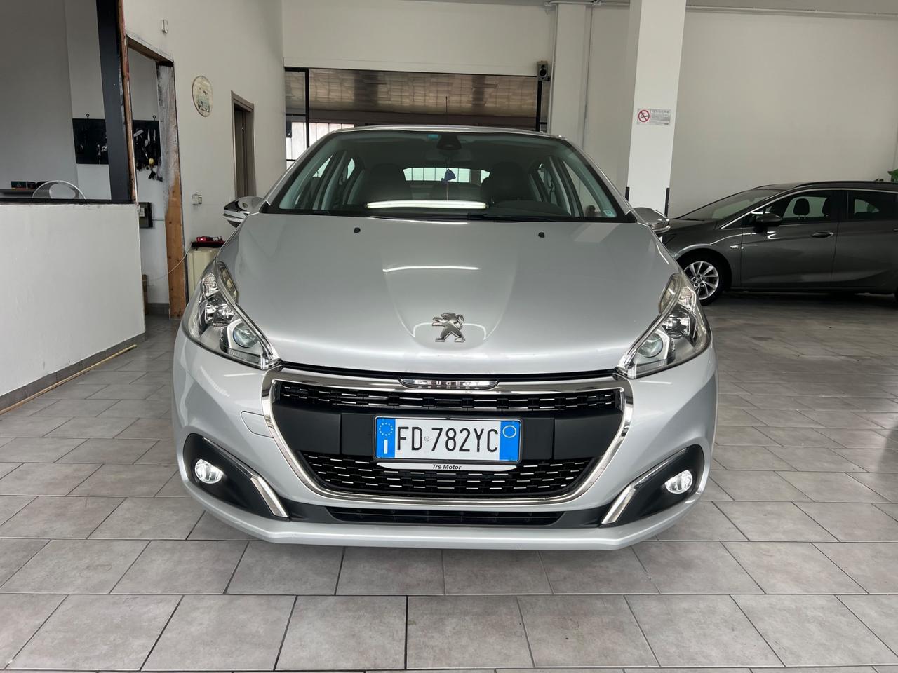 Peugeot 208 PureTech 82 5 porte Allure