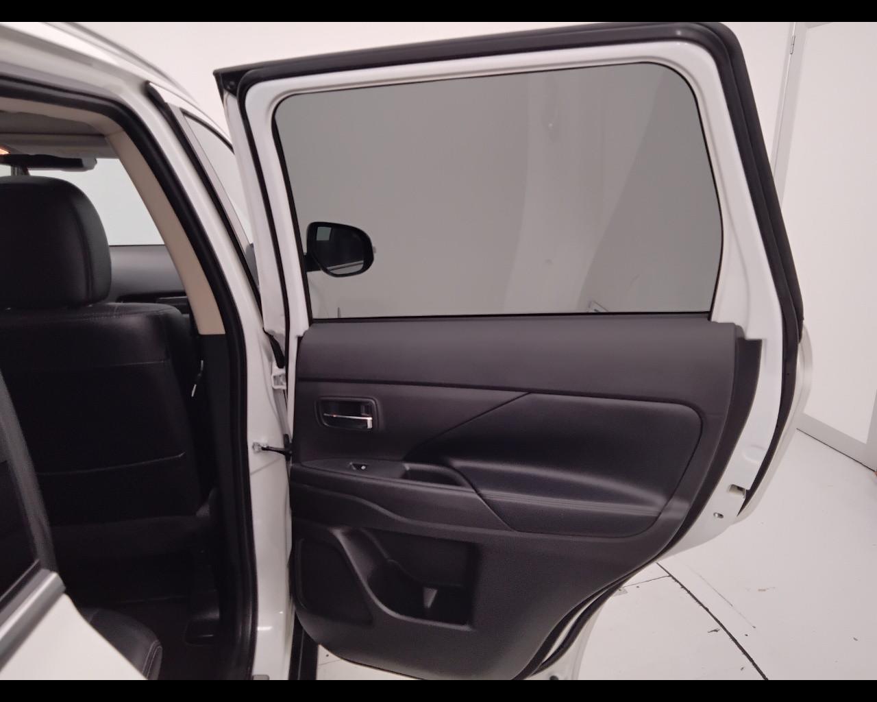 MITSUBISHI Outlander III 2016 - Outlander 2.2 Instyle Plus Sda Diam.Pac