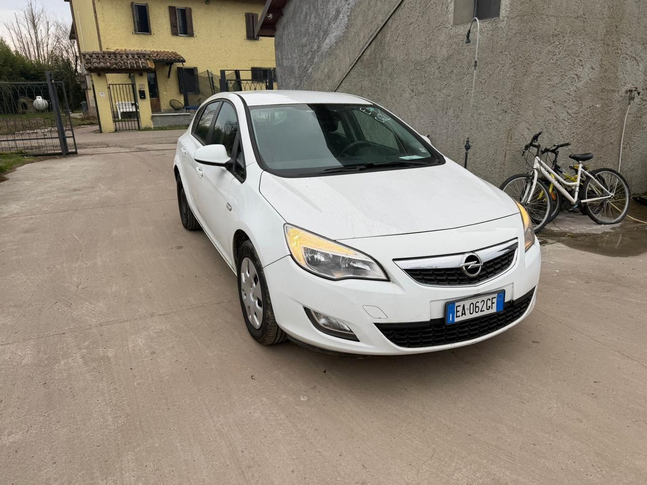 Opel Astra 1.4 16V Twinport 5 porte Enjoy