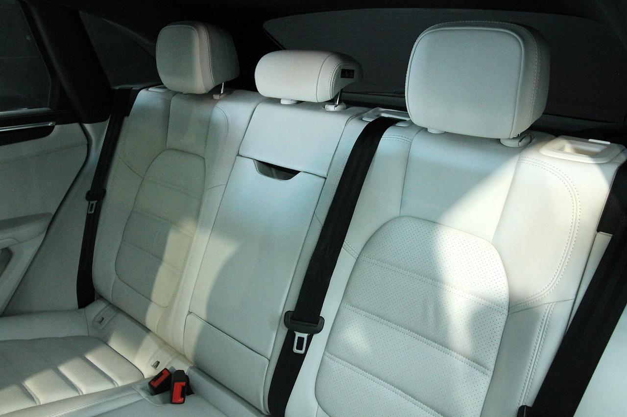PORSCHE MACAN T 2.0
