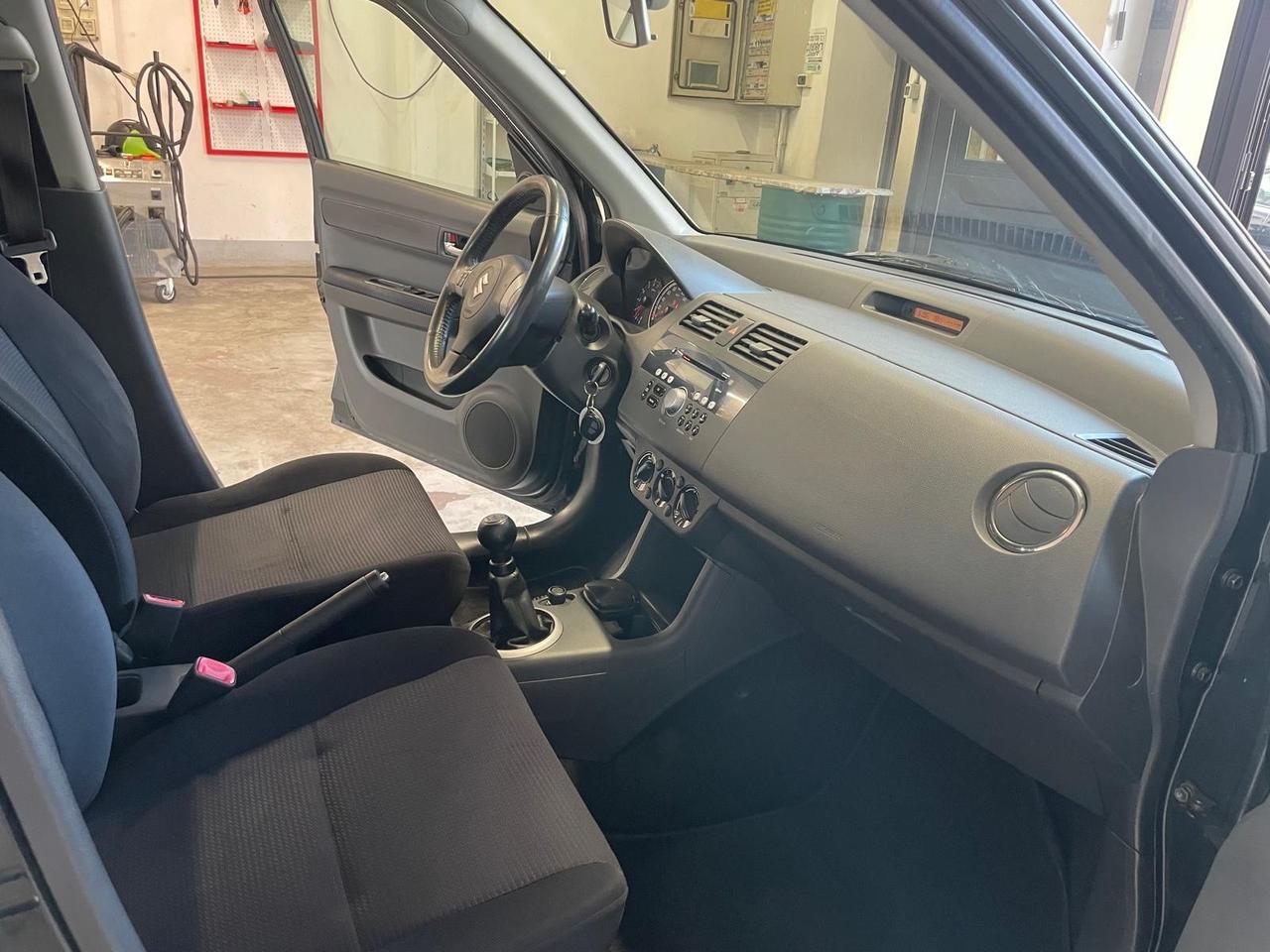 Suzuki Swift 1.3 4x4 5p. GL