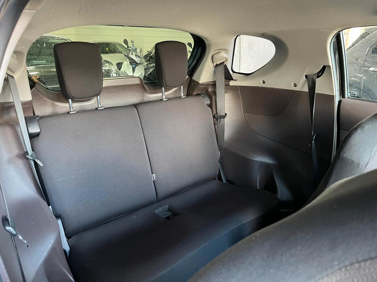 Toyota iQ 1.0