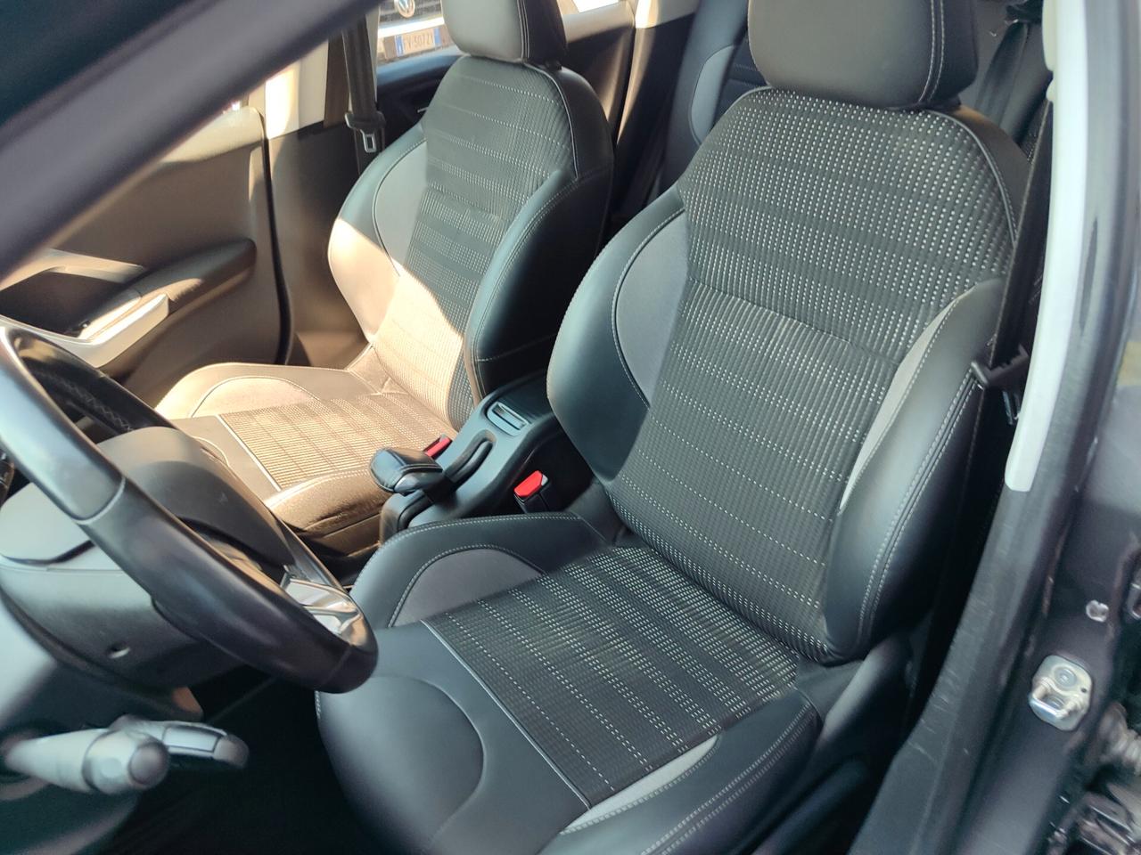Peugeot 2008 PureTech 82 S&S Allure