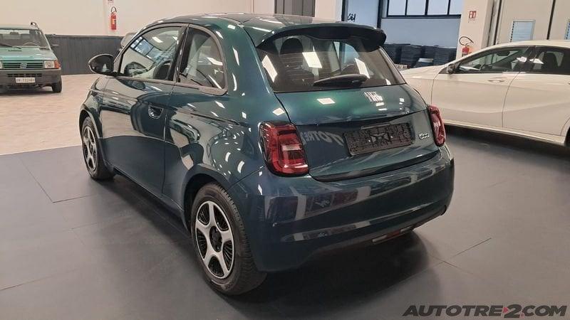 FIAT 500 500e Berlina 23,8 kWh Action