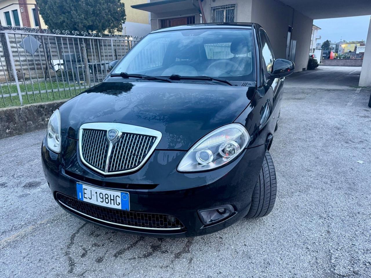 Lancia Ypsilon 1.4 Platinum Ecochic GPL