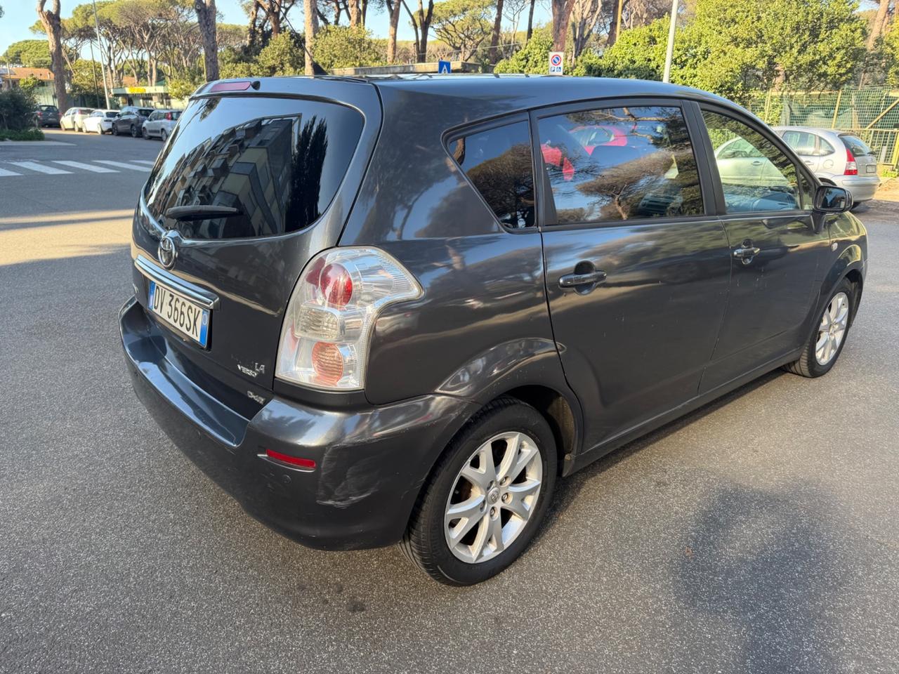 Toyota Corolla Verso 2.2 16V D-4D DPF Sol 7pti