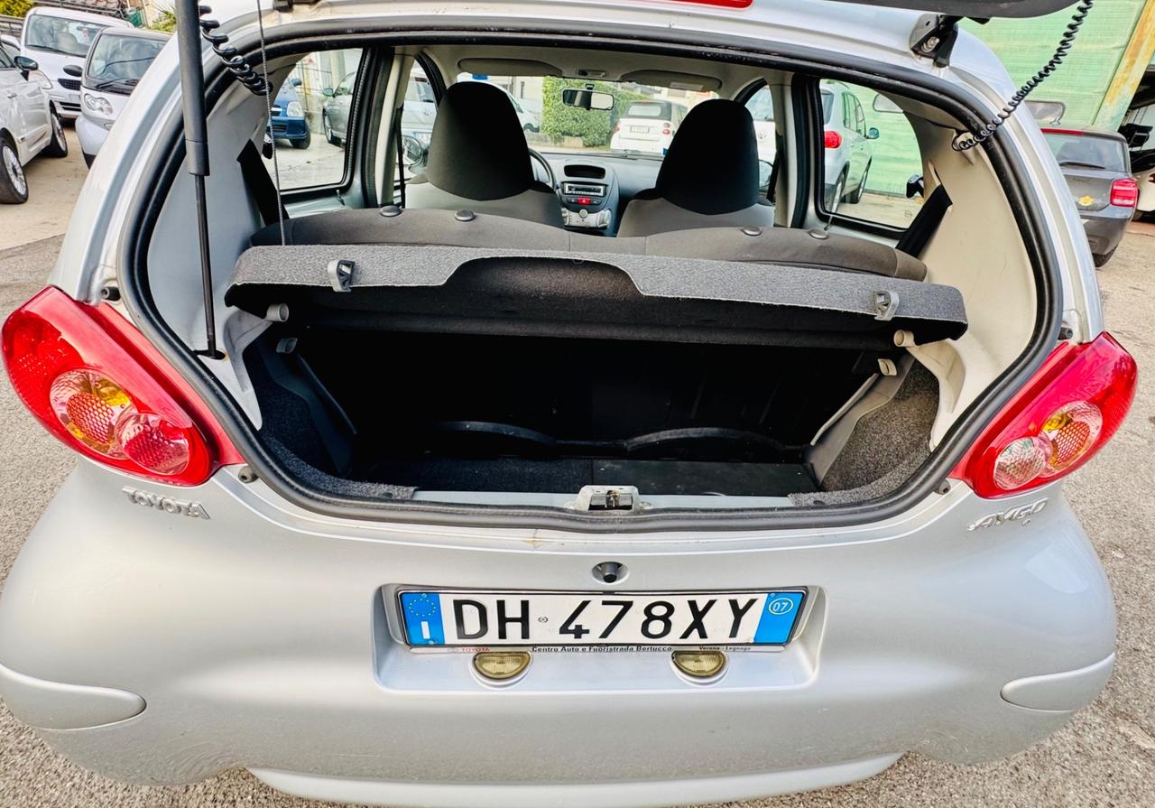 Toyota Aygo 1.0 12V VVT-i 5 porte Sol