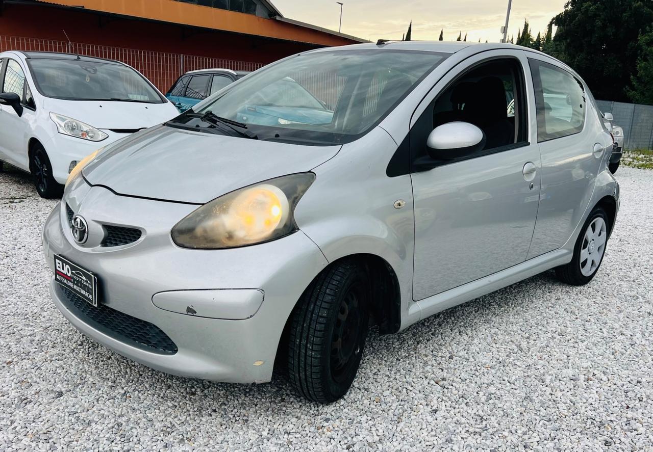 Toyota Aygo 1.0 12V VVT-i 5 porte Sol
